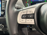 ステアリングにオーディオ操作スイッチが付いています。オーディオ画面に直接タッチしなくても操作が出来ますので、運転に集中できます。
