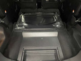 トランク下収納です。