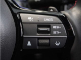 ◆アダプティブクルーズコントロール◆予め設定した車速内でクルマが自動的に加減速。前走車との適切な車間距離を維持しながら追従走行します。【LKAS】車線維持支援システムでステアリング操作を支援。