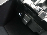 センターコンソールボックス中に充電用USB端子
