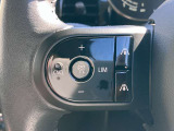 【アクティブクルーズコントロール】ドライバーが任意で設定した速度をベースに、先行車との車輛距離を維持しながら自動で加減速を行い、高速走行をサポートします。車両停止や再加速も自動で行う為、渋滞時も軽減
