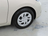 装着タイヤサイズは、185/65R15です。