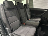 ナンバー付きの車両は公道試乗可能です(登録済未使用車など一部除く)。また、取り回しの確認など、広い場内でご試乗も可能です。お気軽に申し付けください。