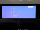 ディスプレイオーディオを装備。スマホとクルマをつなぐことで、これまでのナビに加えて、色々なサービスが楽しめます。