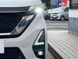 LEDヘッドライトで暗い夜道も明るく照らします。そのうえ省電力です。
