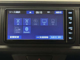 Bluetooth対応、CD/DVD再生機能付き。お好きな音楽を聴きながらのドライブは楽しいですよね〜♪
