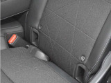 ◆ISOFIX◆シートベルトいらずでチャイルドシートと固定金具を連結するだけでガッチリ固定できます。