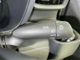 トンネルなど、周囲の明るさの変化でランプ類を自動オン・オフするコンライトです(消し忘れ防止機能付)