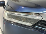LEDヘッドライトは、点灯の瞬間から最大光量を発揮し、突然暗くなるトンネルなどでの安定感を高めます。