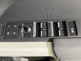 ボタン一つで自分好みの運転位置を一瞬で再現します!シートや鏡の位置を記憶できるので、家族で運転を交代してもすぐにベストな姿勢に戻せます。細かく電動調節でき、長距離ドライブでも疲れず快適です。