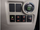 オシャレなインテリアで運転する気分も盛り上がりますよね^^