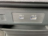 前席USB電源です。