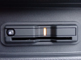 ■【ETC車載器】が装備されています。セットアップをしてお渡しとなり、ETCカードを差し込むだけで高速道路の利用が可能です。