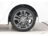 タイヤサイズ(215/45R17)です。