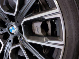 【BMWアロイホイル】軽量かつ強度に拘ったアロイホイル。走行性能ポテンシャルを引き出す設計。車の足元を引き締めてくれる大きなポイントはアロイホイルです。