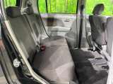 後部座席も気になるようなキズ・汚れやへたり等、大きなダメージはなく、良好な状態です。