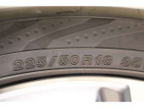 225/50R18    車両装着標準タイヤサイズです。 タイヤのご相談もトヨタモビリティ石川にお任せください