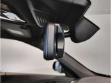 ☆BMWのルームミラーには自動防眩機能が備わっております。後続車のヘッドライトの明るさで幻惑されるのを防止☆