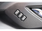 運転席のポジションを2つ、記憶させることができます。ボタンを押すと設定したポジションに電動で移動します。