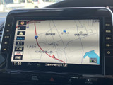 地図上に周辺の道路や施設名が表示され、現在地と目的地の位置関係を確認しやすい画面です。行き先までのルート確認に活用でき、初めての場所への移動も安心です。