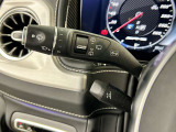 メモリー付きパワーシートが装備されている車両はシートの位置・ドアミラーの角度・ハンドルの位置を3名まで記憶出来ます。
