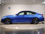 【拘りのFR】BMWが多く採用するFR車。ダイレクトでスポーティな加速感・シャープなハンドリングを実現。縦置きエンジンレイアウトにより、フラットで上質な乗り味です。