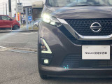 夜間走行の様々な局面に向けて、LEDヘッドランプで視認性をしっかり確保☆ハロゲンヘッドランプのおおよそ2倍の光量で、広範囲に明るくドライバーをサポートしてくれます。