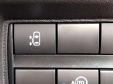 オートスライドドアは、運転席前にあるスイッチの操作でもオート開閉ができ、とても便利です。