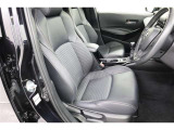 見えないところまで徹底洗浄!中古車をキレイで気持ちよくお乗りいただけるよう、トヨタ認定中古車はしっかりクリーニング。エンジンルームやシートを外した洗浄まで目に見えないところまで徹底的に洗浄しています。