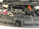 こちらがレクサスの心臓部です。スチーム洗浄で綺麗にクリーニング済みです。ご納車前に点検整備、消耗品の交換を行い、お渡しいたします。