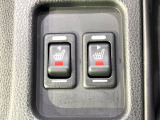 【シートヒーター】寒い日に重宝するシートヒーター!エアコンより早く温まってくれるので寒がりの人も安心ですね♪エアコンの温風は乾燥するから苦手、という方にもをおすすめです。