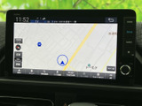現在地を地図上で確認でき、周辺の道路や目印も把握しやすい表示です。目的地までの道順を確認する際にも便利で、慣れない場所へのお出かけを心強く支えます。