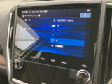 ラジオやBluetooth Audio、テレビなど、選べる音源が画面にまとまって表示されます。表示が見やすく、普段使いの音楽や情報の切り替えも確認しやすい装備です。