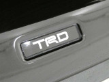 上質感を醸し出すエアロスタイル。TRD製のスポイラーを装着しています。
