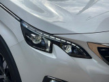 フルLEDヘッドライト(ポジションランプハイビームロービームすべてLED)/LEDフォグランプ インテリジェントハイビーム装備