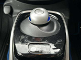 e-POWER独自のシフトノブです。感覚で入力できますので運転操作が楽になります