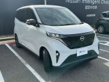 LEDヘッドライトです。ロービームにシャープな白光色のLEDランプを採用しました。