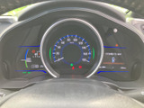 画面にはテレビ番組が表示され、停車中に映像やテレビを視聴できます。お出かけの待ち時間などにも活用でき、画面表示で視聴状況を確認しやすい装備です。視聴は停車中にお楽しみください。