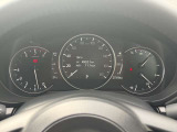 シンプルで見やすいメーターです