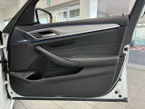 完成度の高いBMW認定中古車は、ご購入後も安心です。また、保証期間中は、365日24時間体制(フリーダイアル)で、万一の故障などの様々なトラブルにも対応いたします。