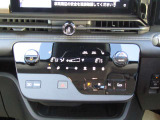 オートエアコン搭載!ワンタッチで車内温度を一括管理できます!!