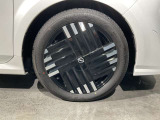 純正アルミホイールで、愛車をもっとカッコよく自動車メーカーが直接扱う純正アルミホイール。車種にマッチしたデザインで、愛車の個性を際立たせます。安全性や耐久性にも優れ、安心して使用できます。