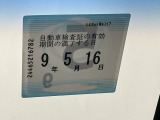 次回の車検日になります。こちらのステッカーをご確認ください。