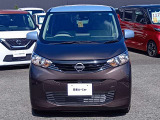 私共展示場では日産神奈川お客さまからの下取車(主に1オーナー/修復歴無車両)を中心に、弊社新車販売店舗での試乗車/社有車※(※基本禁煙車)等、日産ディーラーならではの上質なおクルマを販売しております。