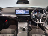 ☆センターパネルを運転席側に僅かに傾けたBMW独特のインパネ☆【駆け抜ける歓び】はここからもスタートしております☆