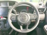 インテリアに合わせたデザインのステアリングは、運転される方のことも考え、運転しやすい形状、大きさです。是非一度、実際に触ってお確かめください。