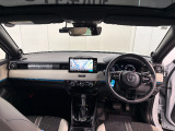 見通しの良い運転席回りとなっておりますので安心して運転をして頂けます!窓が大きいので明るく開放的な室内です