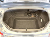 積み下ろしのしやすいデッキにはたっぷりと荷物を積み込んでいただけます。遊びから仕事まで、様々なシーンで頼れます♪
