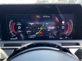 スピードメーターに地図を映し出すことが可能です。