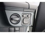 コイントレーが付いているので、駐車場の出庫時など、お財布を出す手間を省けますよ☆